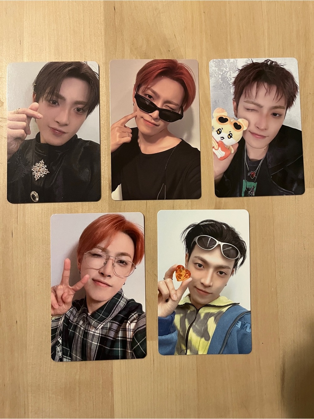 Set of 5 OFFICIAL Hongjoong of Ateez photocards (set #4)